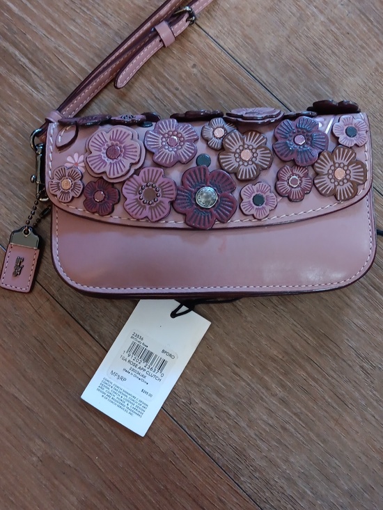 Coach Handbags - Coach Dusty Rose Tea Rose Clutch With Handtag